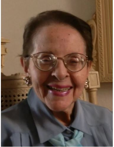  Esther Díaz Llanillo